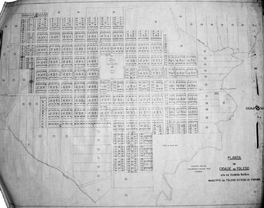 Planta Urbana de Toledo, A “Porta da Colonização”. Ao centro, detalhe da Praça, espaço livre projetado como centro urbano em 1946