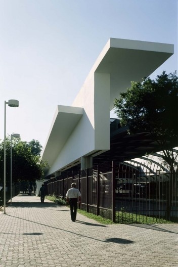 Núcleo de Arquitetura, Terminal de ônibus Lapa, São Paulo, 2003