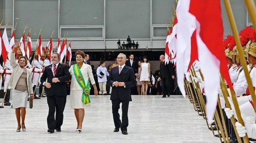 Cena do documentário “Democracia em vertigem”, direção de Petra Costa
