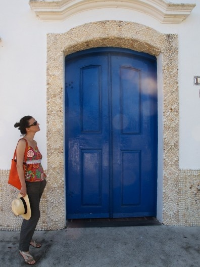Igreja Nossa Senhora da Conceição, escala acolhedora da capela a partir da porta de entrada, Guarapari