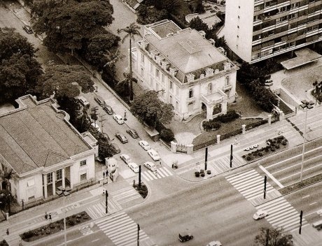Sobre um outro ícone da paisagem paulistana, a Avenida Paulista