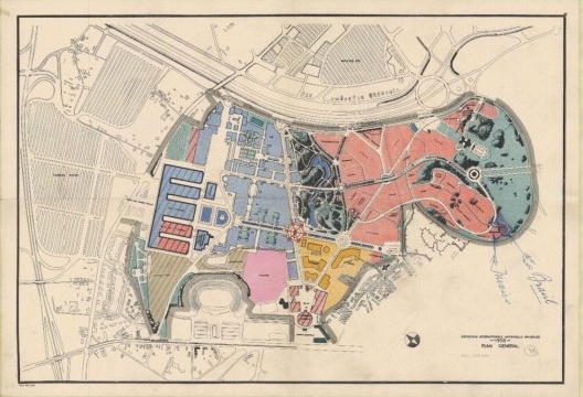 Exposição Universal e Internacional de Bruxelas, plano geral com marcação dos terrenos do Brasil e México a caneta sobre os lotes do Peru, Uruguai e Colômbia