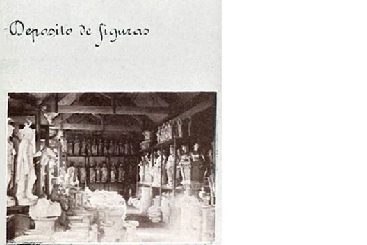 Fotografia do catálogo de 1910 da Fábrica de Cerâmica das Devesas, com imagem do Depósito de figuras