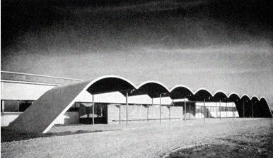 Abóbadas de arquitetos influenciados por Niemeyer, West Columbia Elementary School. Donald Barthelme & Assoc, 1951