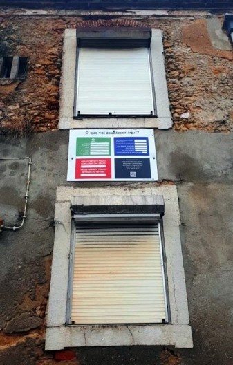 Documentário O que vai acontecer aqui?, placa da municipalidade de Lisboa