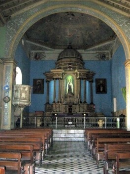 Interior de la única nave de la Iglesia Nuestra Señora del Carmen