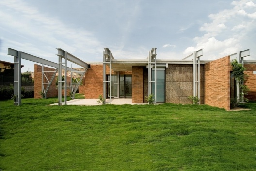 Casa Jardí 03, Igualada, Barcelona. Arquitetos Manuel Bailo e Rosa Rull, 2007