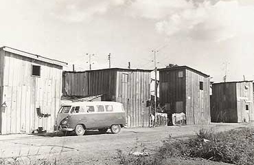 Núcleo Bandeirante (NB) komki e barracos de dois pisos, residenciais - no padrão de lotes exíguos (junho de 1971)