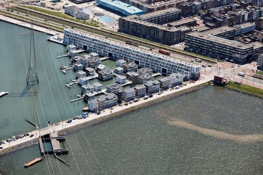 Fotografia aérea do bairro flutuante