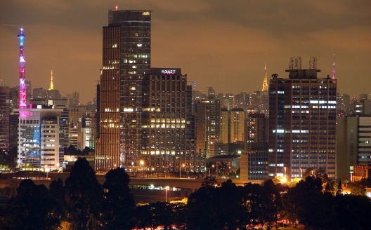 Iluminação pública e poluição luminosa na cidade de São Paulo