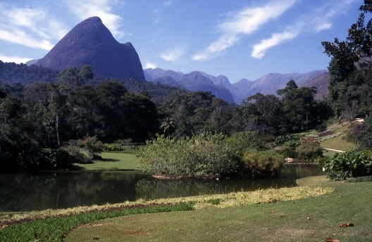Jardins de Odette Monteiro, Correas, Petrópolis, hoje abandonados, paisagismo de Roberto Burle Marx e equipe