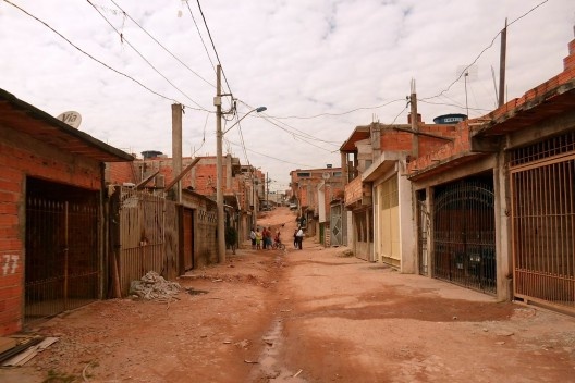 Rua sem urbanização, Brasil, 2013