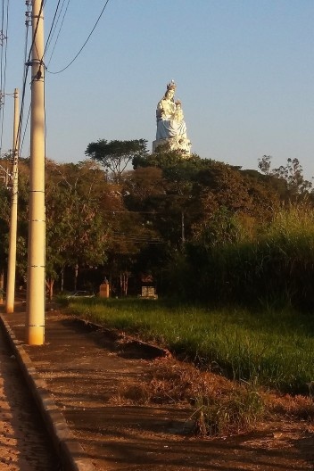 Visitando a Igreja Nossa Senhora de Monte Serrat, em Salto