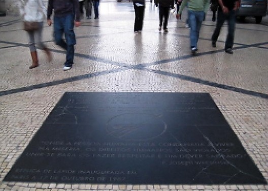 Arte pública no plano horizontal: Direitos Humanos