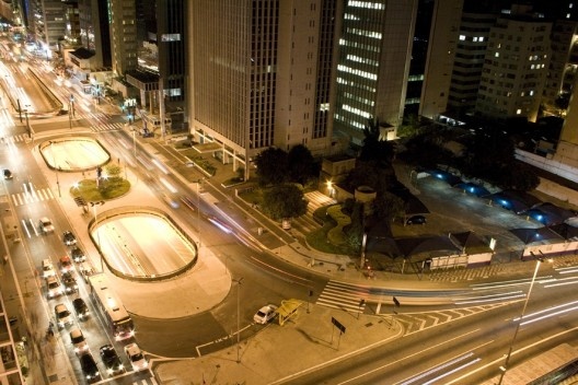Vista do Edifício Anchieta para a Avenida Paulista, esquina com rua da Consolação