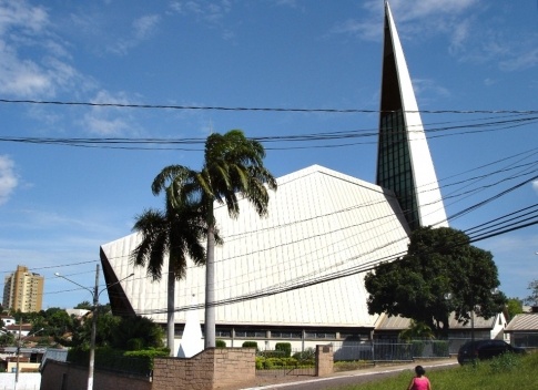 Igreja Nossa Senhora de Guadalupe, Cuiabá, 1988-91. Arq. Hans S. Amen