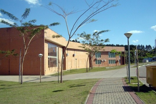 USP São Carlos, campus 2, plano urbanístico, arquiteto Carlos Roberto Monteiro de Andrade e equipe; projetos arquitetônicos, arquiteto Gelson de Almeida Pinto e equipe