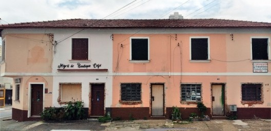 As cinco casas remanescentes da Vila Operária João Migliari, no Tatuapé, em processo de análise de tombamento pelo DPH/Conpresp, 2021. Foram violadas pelo proprietário após a destruição que colocou outras 35 casas no chão na intenção de evitar o tombament