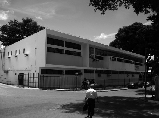 Parque Sanatorial Santa Terezinha, fachada norte do Pavilhão de Triagem, 1947-1948. Arquiteto Jorge Machado Moreira