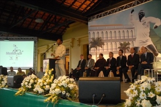Pelé em cerimônia de lançamento do Museu Pelé