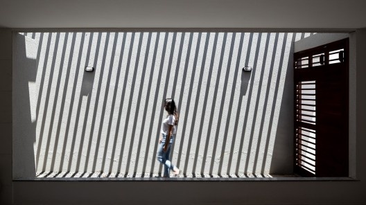 Casas + Edifício Misto MBV2, Sobral CE Brasil, 2020. Arquitetos Bruno Braga, Bruno Perdigão, Igor Ribeiro e Luiz Cattony / Rede Arquitetos