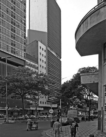 Edifício Montreal visto da Avenida Cásper Líbero, São Paulo