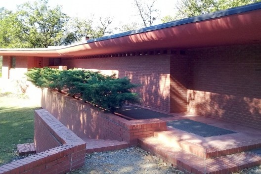 Frank Lloyd Wright, na próxima saída à direita