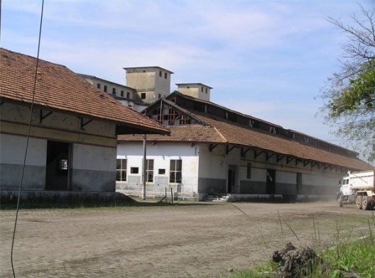 Antigo depósito de suprimentos do exército (DSUP), onde atualmente se encontra a Biblioteca Parque Manguinhos