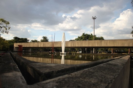 Museu Brasileiro da Escultura e Ecologia, São Paulo SP Brasil, 1995. Arquiteto Paulo Mendes da Rocha