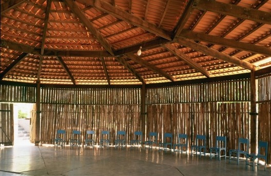 Igreja Espírito Santo do Cerrado, Uberlândia, 1976-1982. Arquiteta Lina Bo Bardi