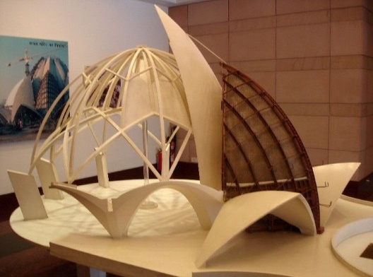 Maquete da estrutura do templo em exposição no local