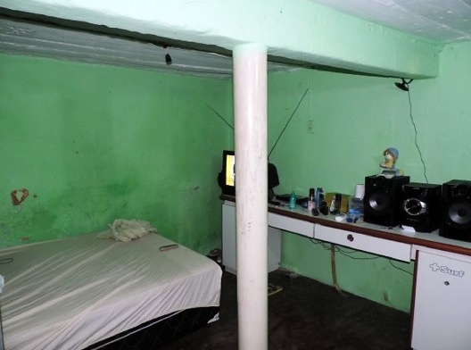 Exemplificação da precariedade da iluminação e ventilação naturais das HCPAs estudadas