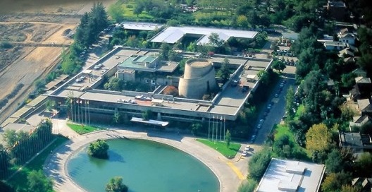 Edifício Cepal, vista aérea. Projeto original Emilio Duhart, Santiago do Chile, 2010.