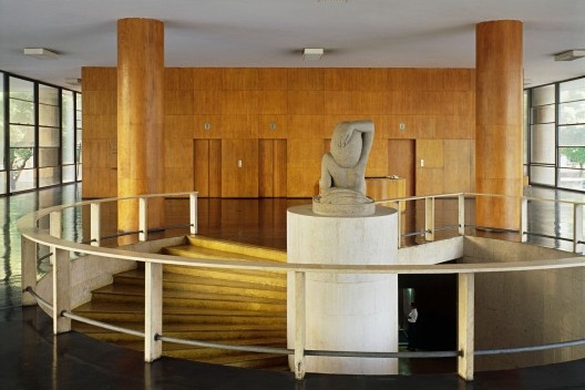 Ministério da Educação e Saúde Pública, Rio de Janeiro, 1936-1945. Arquitetos Lúcio Costa, Oscar Niemeyer, Affonso Eduardo Reidy, Jorge Moreira, Carlos Leão e Ernani Vasconcellos