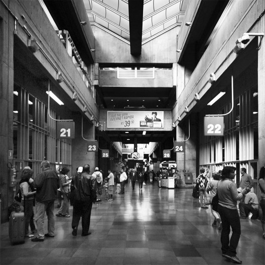 Terminal Rodoviário do Tietê. Arquitetos Renato Viégas e Roberto Mac Fadden