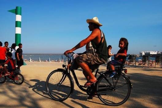 Andando de bicicleta em Barcelona