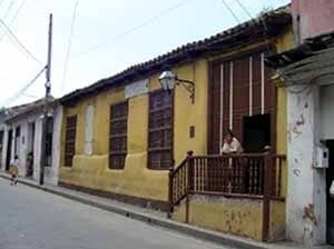 Foto 1: Casa da etapa colonial com fachada simples