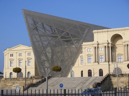 Museu Histórico-Militar das Forças Armadas Alemãs, Dresden. Arquiteto Daniel Libeskind