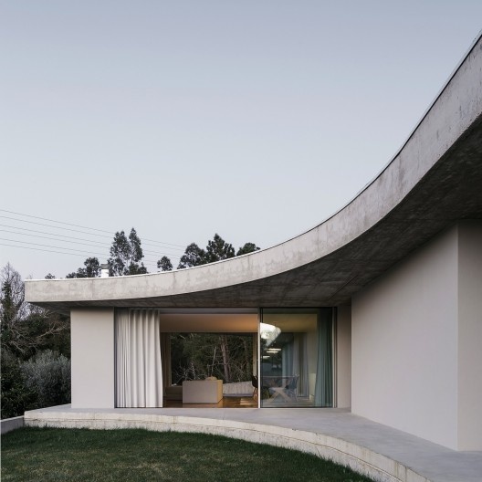 Casa Gloma, Leiria, Portugal, 2019. Arquiteto Bruno Lucas Dias/ Bruno Dias Arquitectura