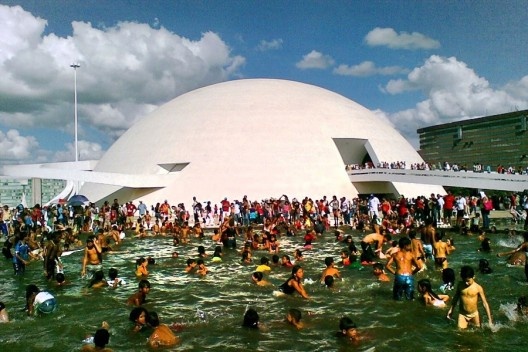 Banho no Museu da República, Brasília