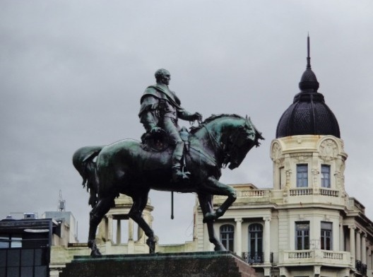 Estátua equestre de Artigas na Plaza Independencia, nov. 2013