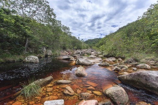 Rio Lençóis descendo a Serra do Grisante