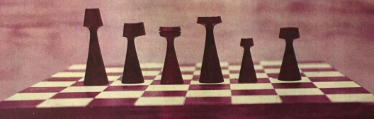 Jogo de xadrez com peças desenhadas por Adilson Macedo e Abrahão Sanovics, 1962