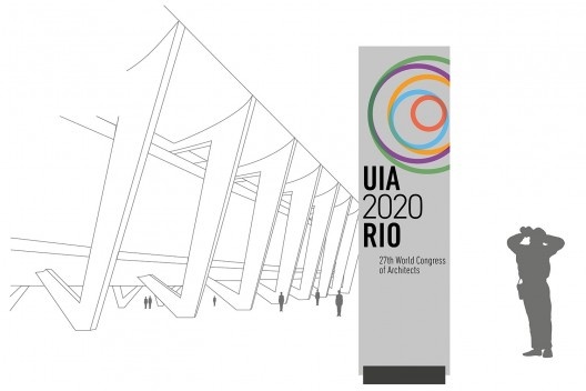 Concurso nacional para a marca do UIA Rio, primeiro lugar. Aplicação em totens de orientação no congresso. Glaucio Campelo e Suzana Valladares / Unidesign