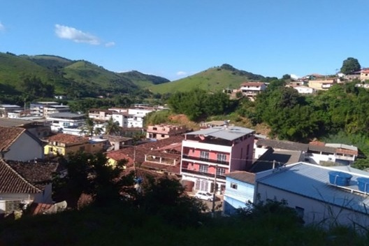 Vista parcial da área central de Barra Longa MG