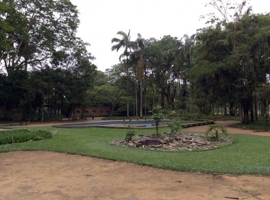 Residência Olivo Gomes, jardins de Roberto Burle Marx, São José dos Campos