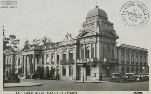 O demolido Palácio do Governo no Pátio do Colégio em 1931