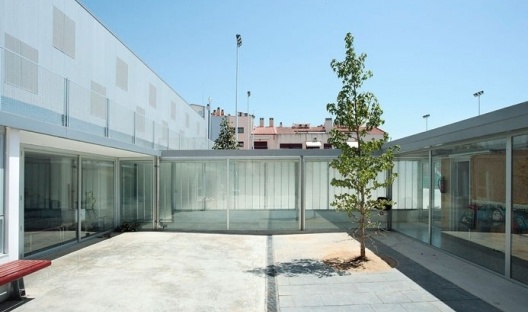 Centro de Educación Integral en Sabadell, 2004