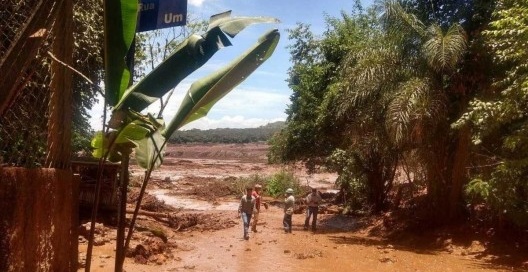 Barragem de rejeitos da mineradora da Vale se rompe e atinge Brumadinho, em Minas Gerais