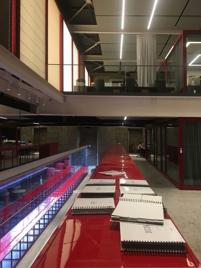 Loja Uniflex Cidade Jardim, reforma Estúdio Tupi, arquiteto Aldo Urbinati. Projeto original de Paulo Mendes da Rocha